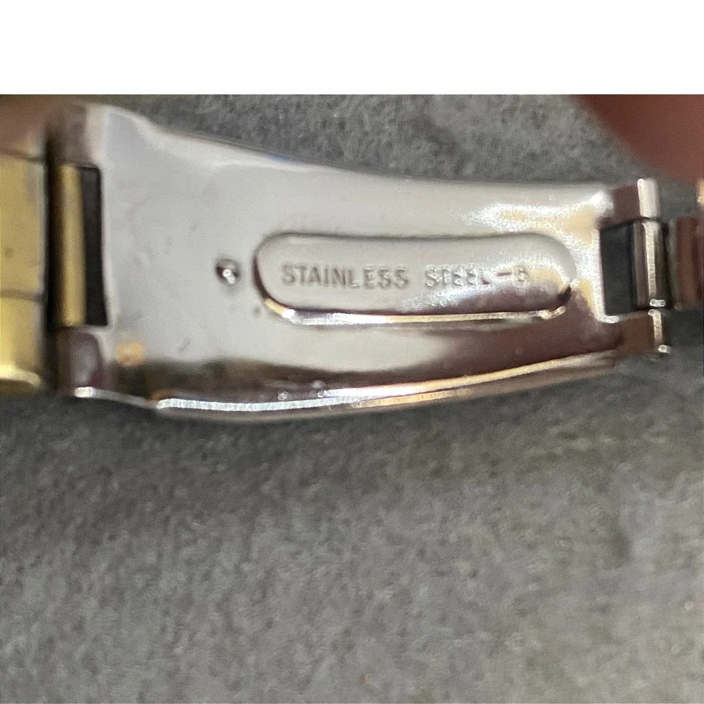 Seiko 5 Automatic 21 Jewels Gold Dial Mens Watch 7S26-03F0‎ Exhibition Back